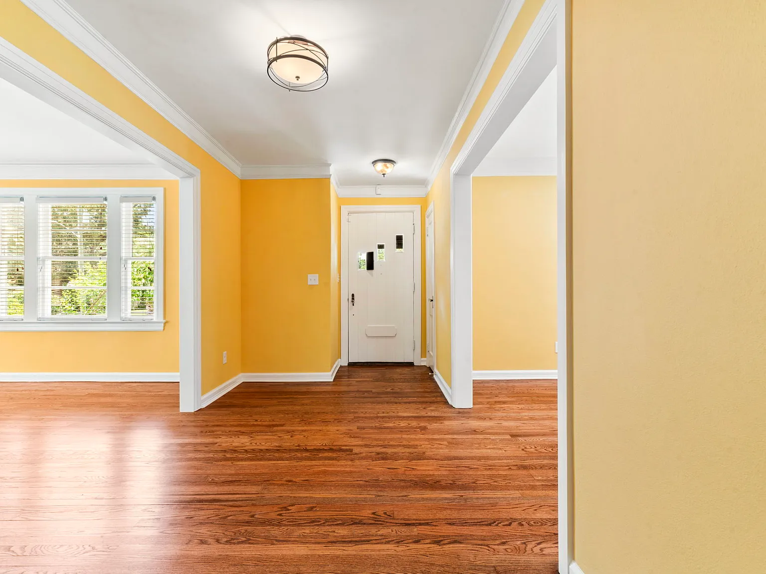 3 bed, 1948 sqft, $3,495 — Photo 4