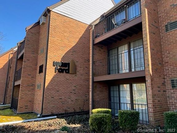 2nd image of 183 Loomis Dr APT 121