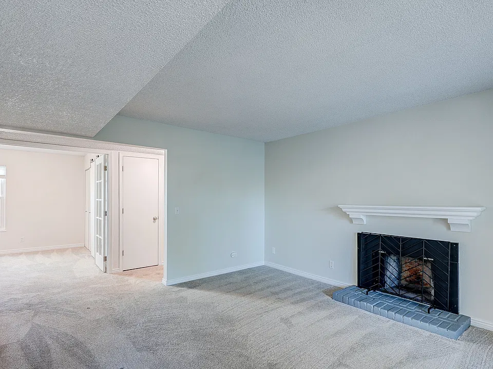 3141 S Tamarac Dr #301