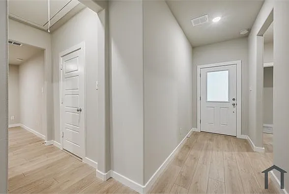 3 bed, 1628 sqft, $2,499 — Photo 4