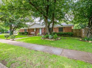 111 Heather Ln, Everman, TX 76140