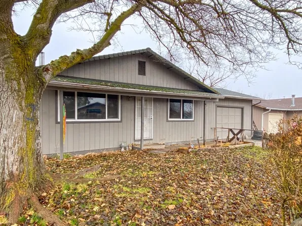 111 E Buell St, Montague, CA 96064