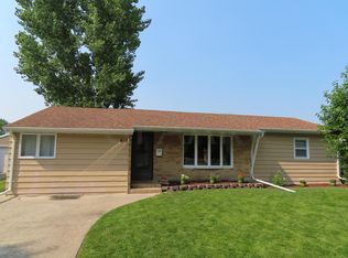 818 18th St NW, East Grand Forks, MN 56721