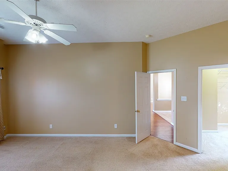 615 Castlebrook Dr — Photo 24