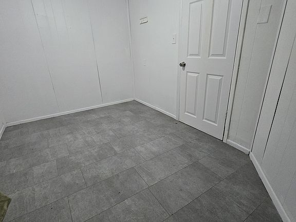 4th image of 76 Hirschbeck St
