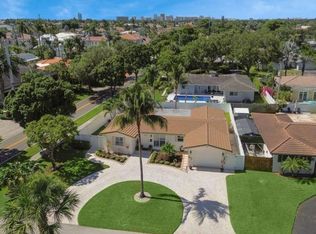 2250 NE 35th St, Lighthouse Pt, FL 33064