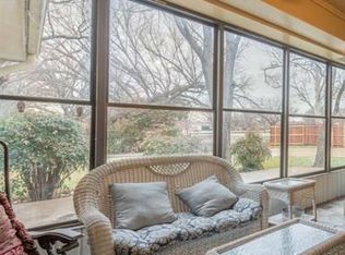 5621 Oakmont Ln, Fort Worth, TX 76112