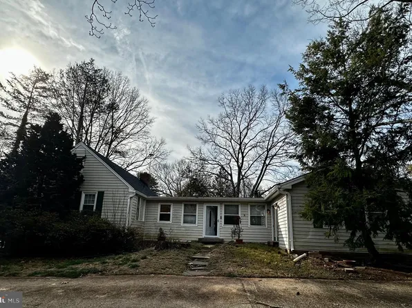 18 Dew Wood Ct, Derwood, MD 20855