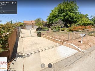 790 N Stage Coach Ln, Fallbrook, CA 92028