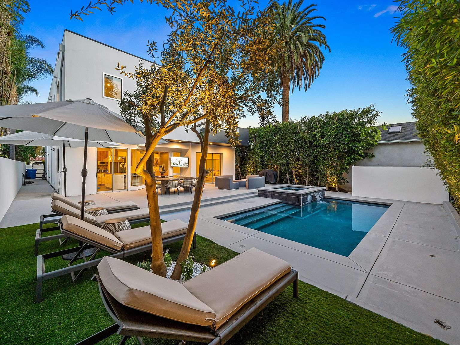 Los Angeles, CA 90048