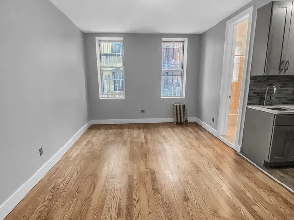 495 Washington Ave APT 1F, Brooklyn, NY 11238