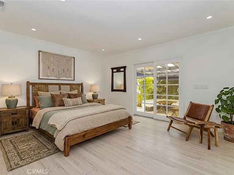 1332 Pearl St — Photo 14