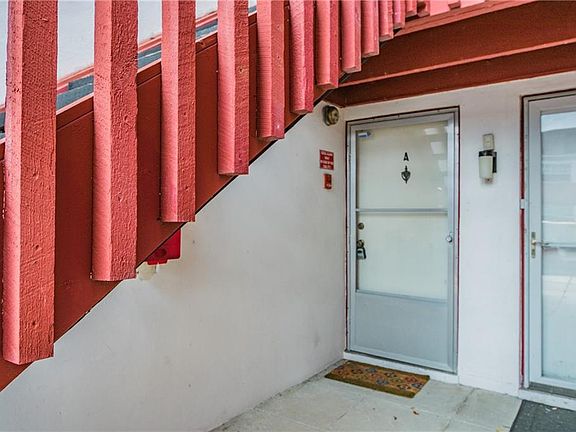 2nd image of 1065 82nd Ter N APT A