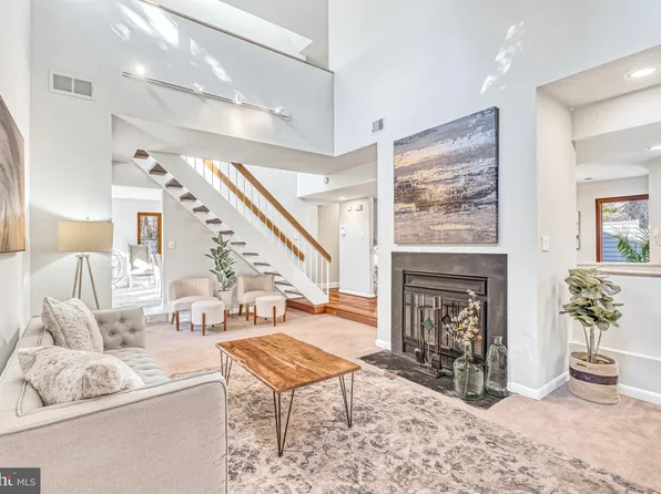 1982 Solaridge Ct, Reston, VA 20191