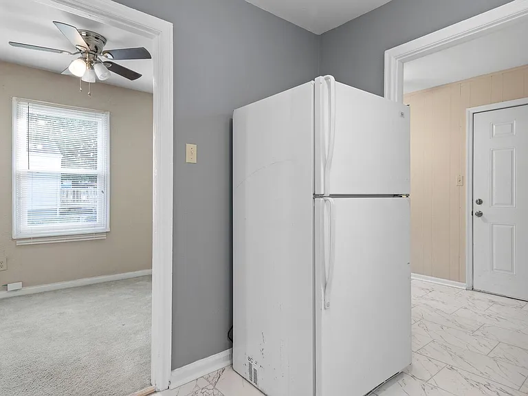 503 Woodfin Rd — Photo 12