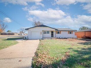 1417 N Market St, Cordell, OK 73632