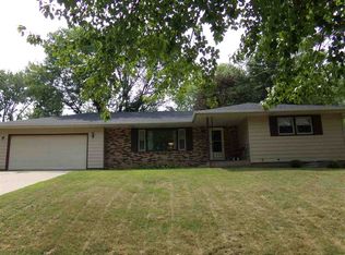3814 Forest Rd, Davenport, IA 52807