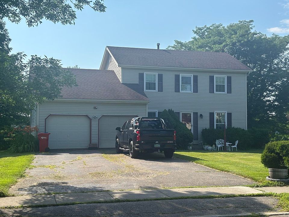 1st image of 250 Isham Circle