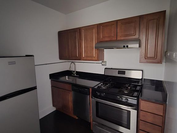 3rd image of 1333 W Birchwood Ave APT 304