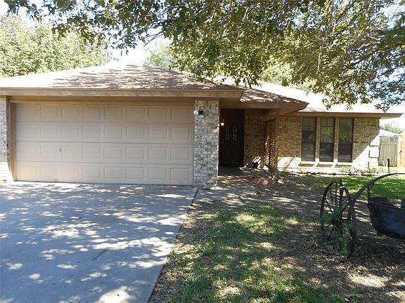 2nd image of 2602 Cherrylawn Dr