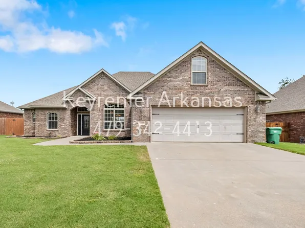 1048 Tarah Knolls Cir, Centerton, AR 72719