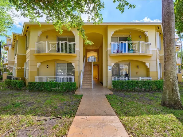 8964 W Flagler St APT 206, Miami, FL 33174