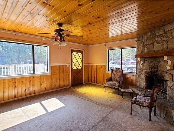 5th image of 953 Spruce Ln
