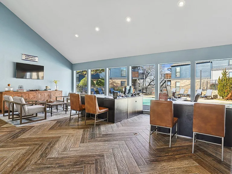 Vine Apartments — Photo 8