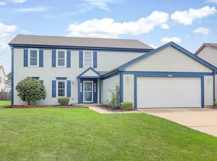 1557 Scottdale Cir, Wheaton, IL 60189