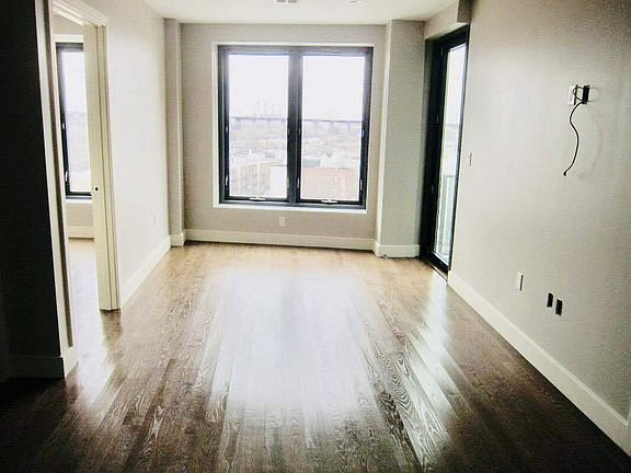 2nd image of 2718 Hoyt Ave S APT 4D