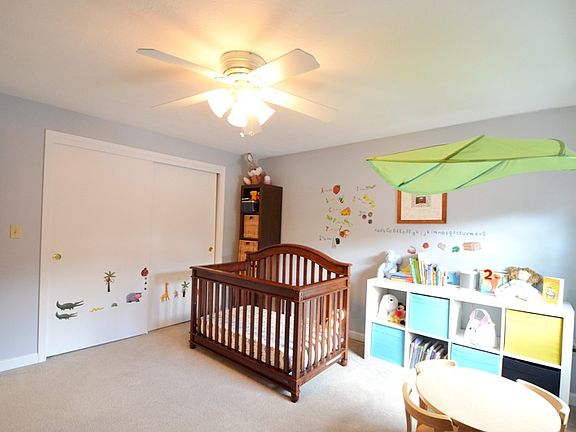 2nd image of 220 Bayberry Hill Ln