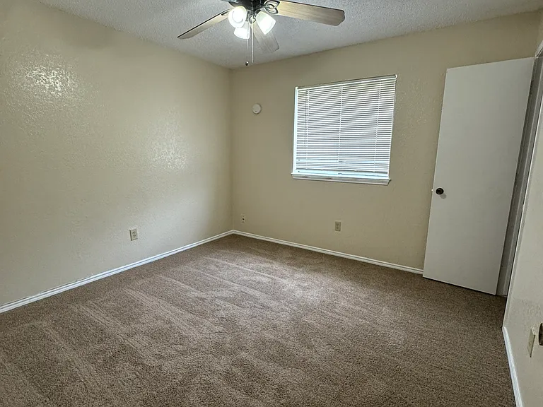 4520 Mizzenmast Ct — Photo 6