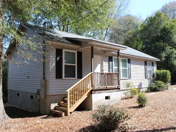 136 Highland Drive, West End, NC 27376