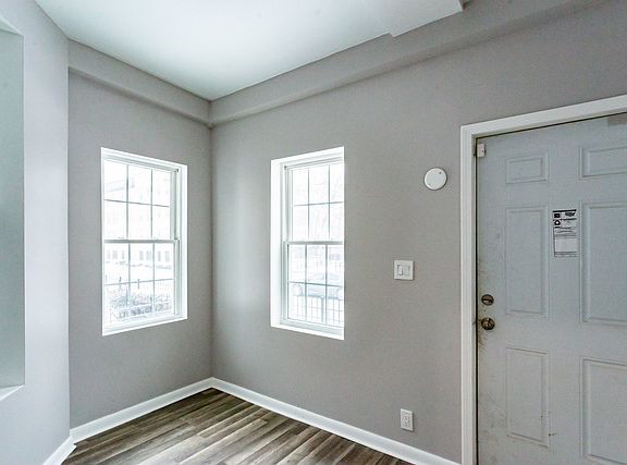 2nd image of 158 N Leclaire Ave