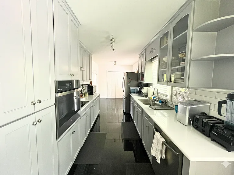 1429 Lyon Ct — Photo 5