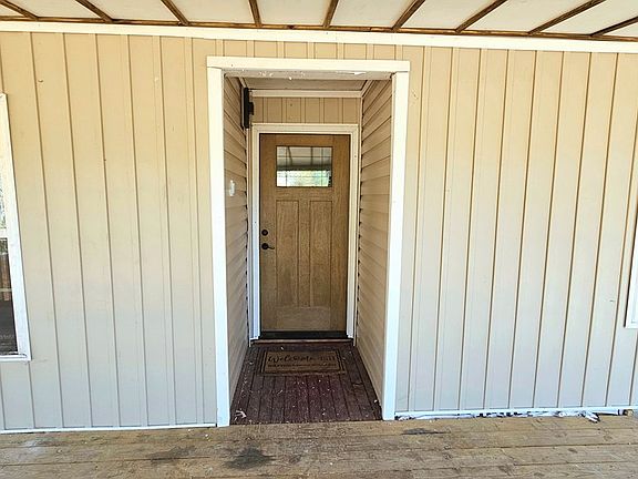 5th image of 858 Augusta Rd