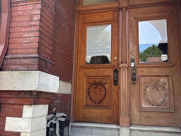 2nd image of 3656 Russell Blvd APT A