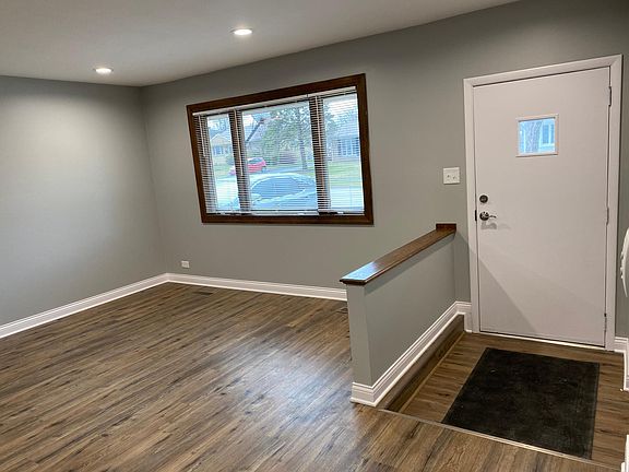 5th image of 7837 Catalpa Ave