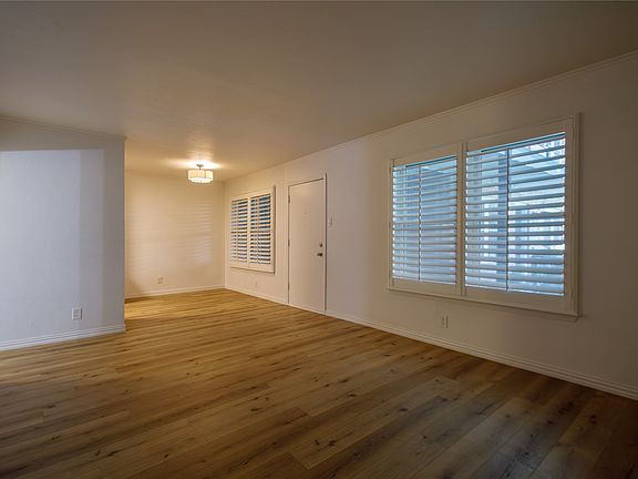 4th image of 4206 Newton Ave #112