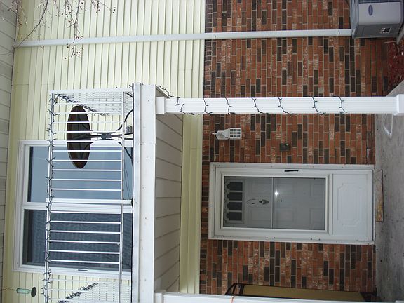 3rd image of 870 Jordan Creek Dr