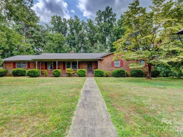 724 Vista Dr, Cherryville, NC 28021