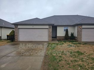 4315 W La Siesta St, Springfield, MO 65802