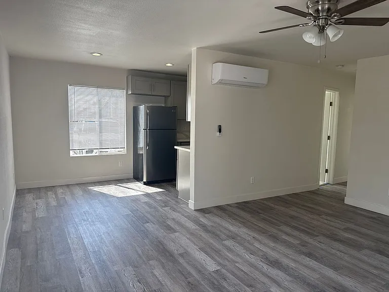4553 Texas St — Photo 37