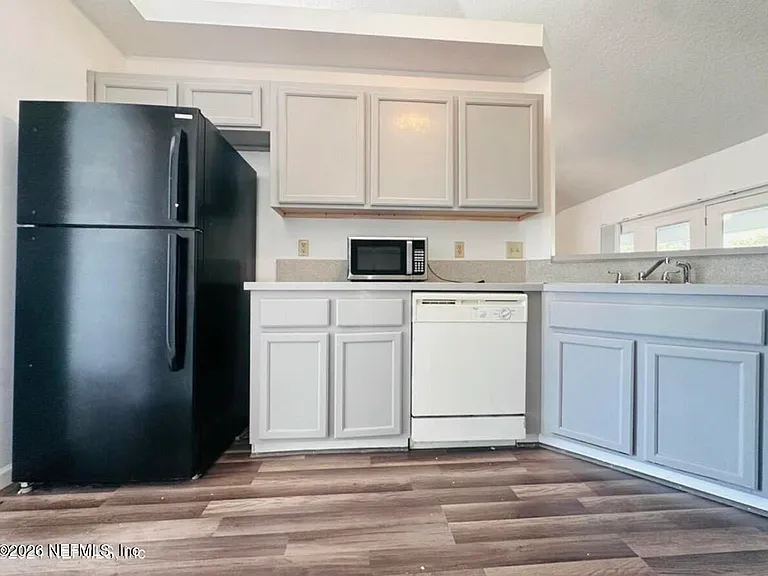 543 Charles Pinckney St — Photo 7