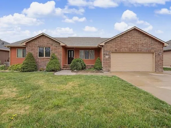 35 Wildcat Cir, Salina, KS 67401