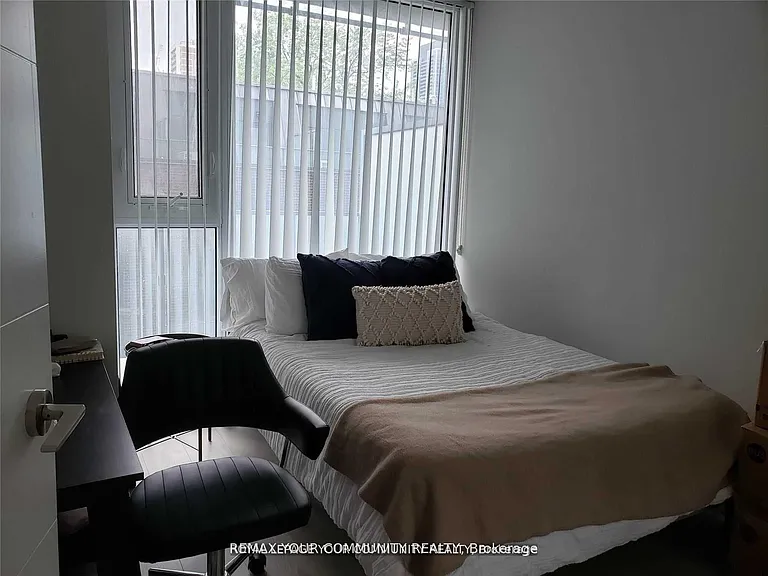 50 Wellesley St E #502 — Photo 4