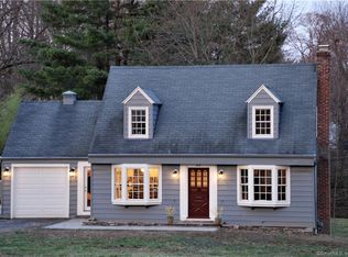 54 Ridgebrook Dr, West Hartford, CT 06107