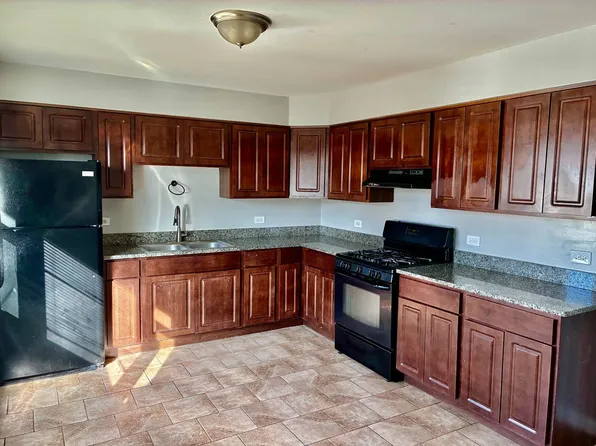 1235 King Cir #1, South Holland, IL 60473