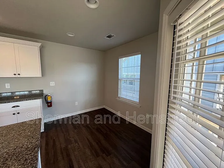 752 Tarvin Cir #752 — Photo 5
