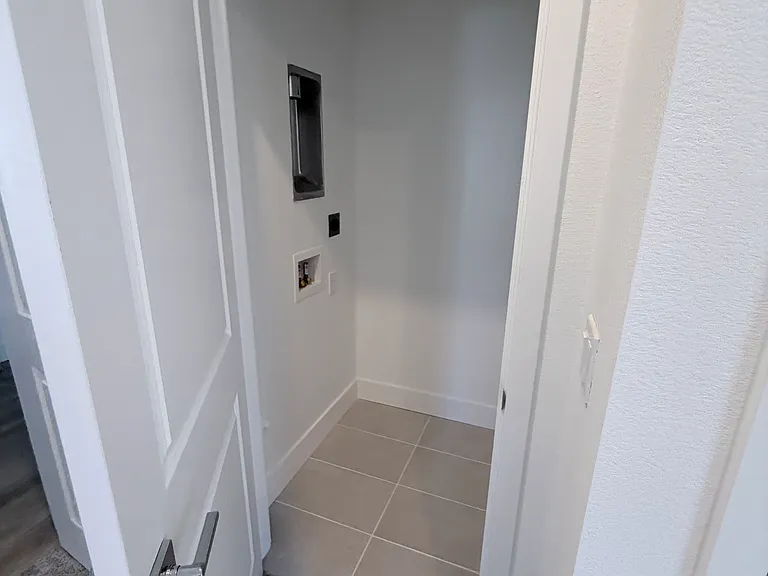 2658 Kester Way #1 — Photo 8